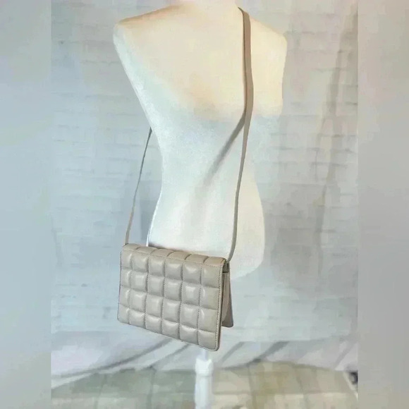 H&M Stella Crossbody shoulder bag purse quilted beige snap classic blogger fav - Picture 2 of 10